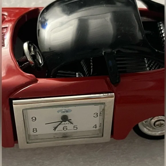 PRONTO COLLECTABLE RED PORSCHE ANLALOGUE CLOCK